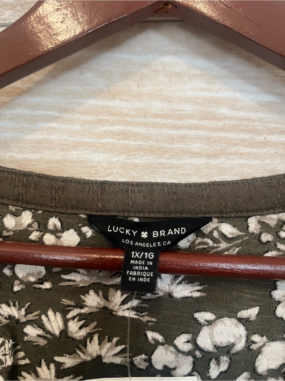 Lucky Brand Olive Green and Cream Floral Embroidered Top - Picture 3 of 9